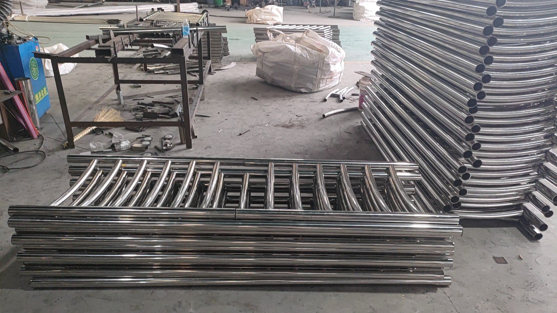 不銹鋼復(fù)合管護(hù)欄